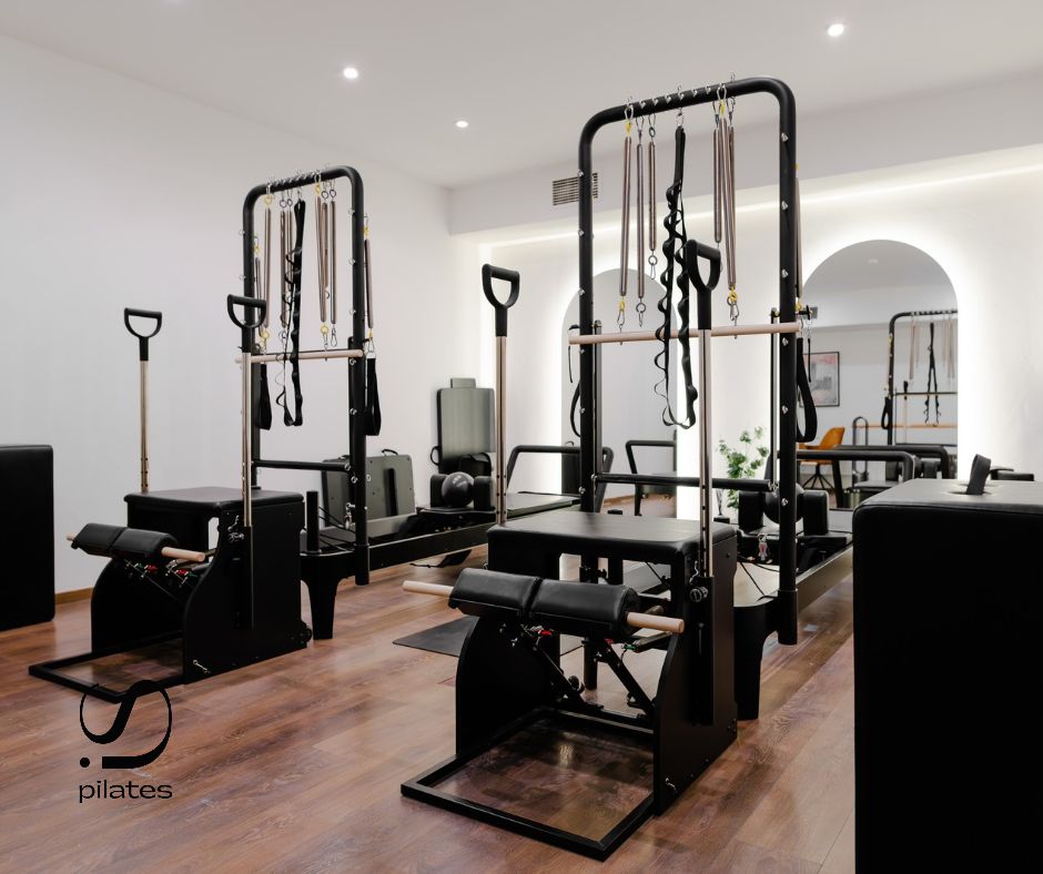 Wunda Chair exercise demonstration – spring resistance and stability in Pilates training